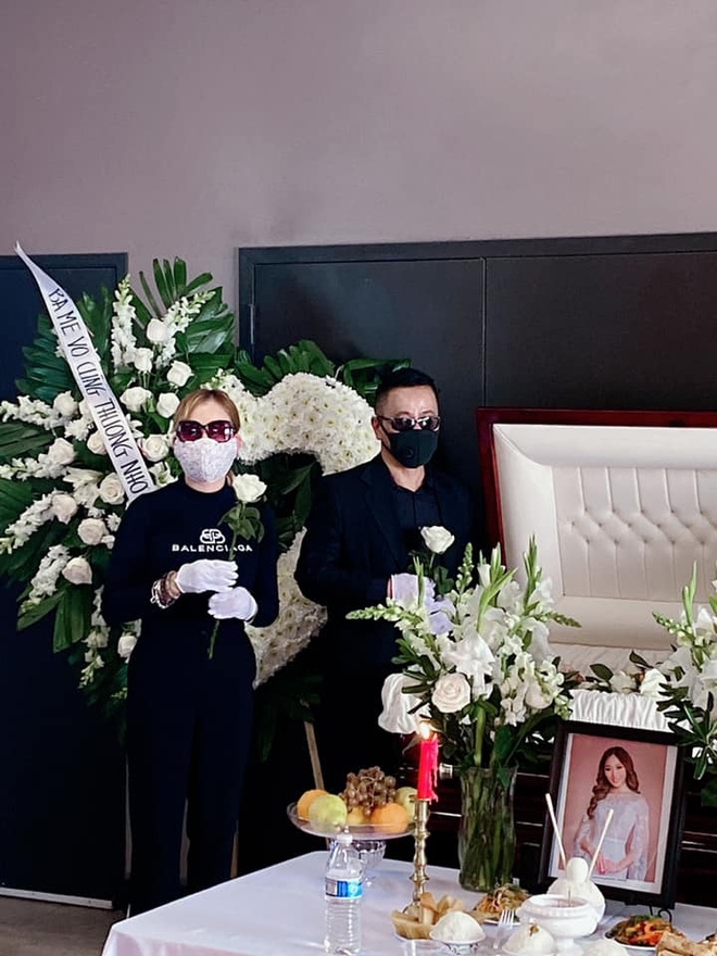 gia dinh tien dua hoa hau viet nam toan cau ve noi an nghi cuoi cung