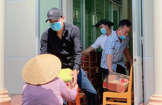 minh luan ve mien tay phat 45 tan gao dong nhi ong cao thang ung ho 250 trieu dong chong dich