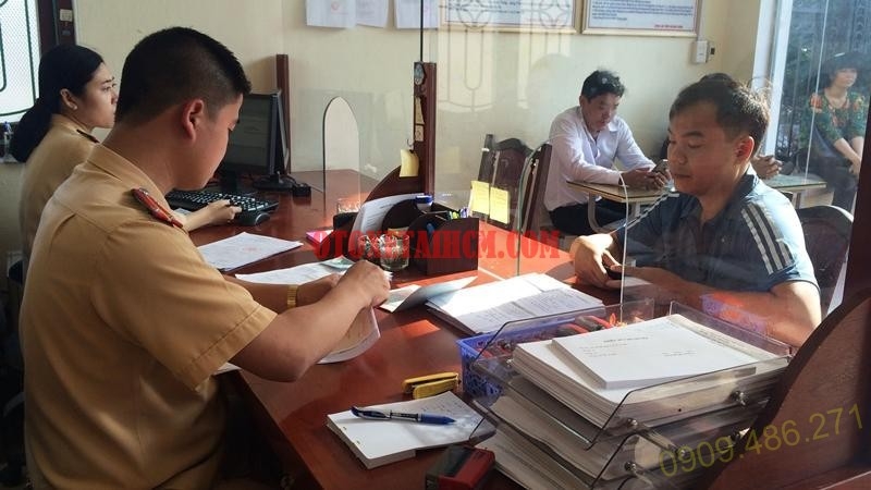bo cong an de xuat phuong an ca nhan don vi tra phi de duoc chon bien so xe