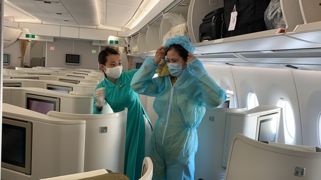 Tin tức trong ngày 8/5 mới nhất: Lấy mẫu xét nghiệm tổ bay phục vụ 17 bệnh nhân nhiễm Covid-19 tin tuc trong ngay 85 moi nhat lay mau xet nghiem to bay phuc vu 17 benh nhan covid 19
