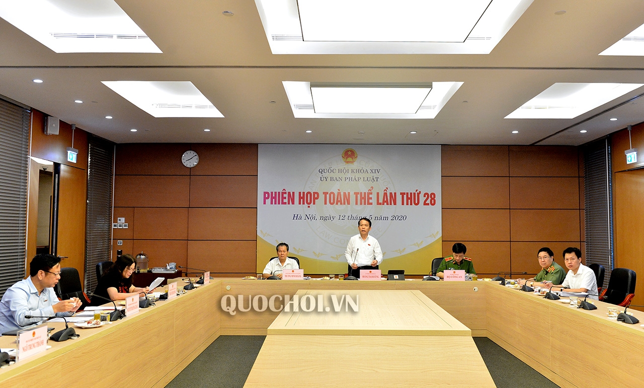 uy ban phap luat cua quoc hoi tan thanh bo so ho khau tam tru