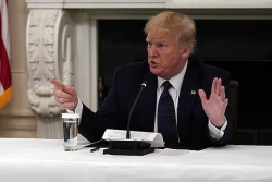 Ngừa Covid-19, Tổng thống Trump uống thuốc chống sốt rét