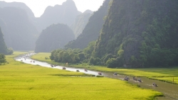 Khám phá Tràng An, chinh phục Lũng Cú và loạt trải nghiệm ở Việt Nam khiến khách Tây ấn tượng