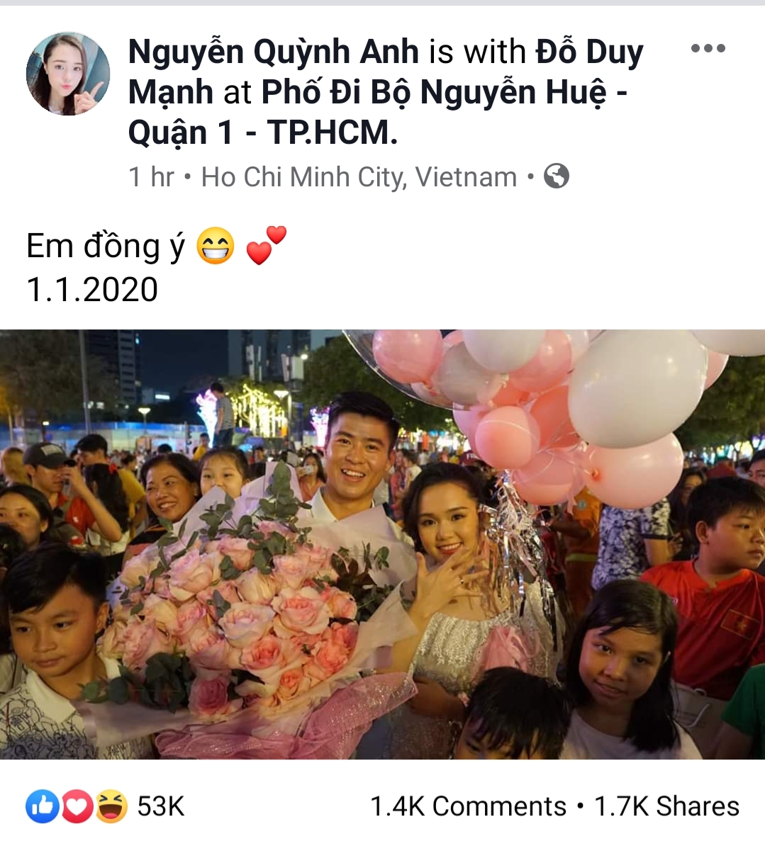 cau thu duy manh cau hon ban gai hotgirl tai pho di bo nguyen hue