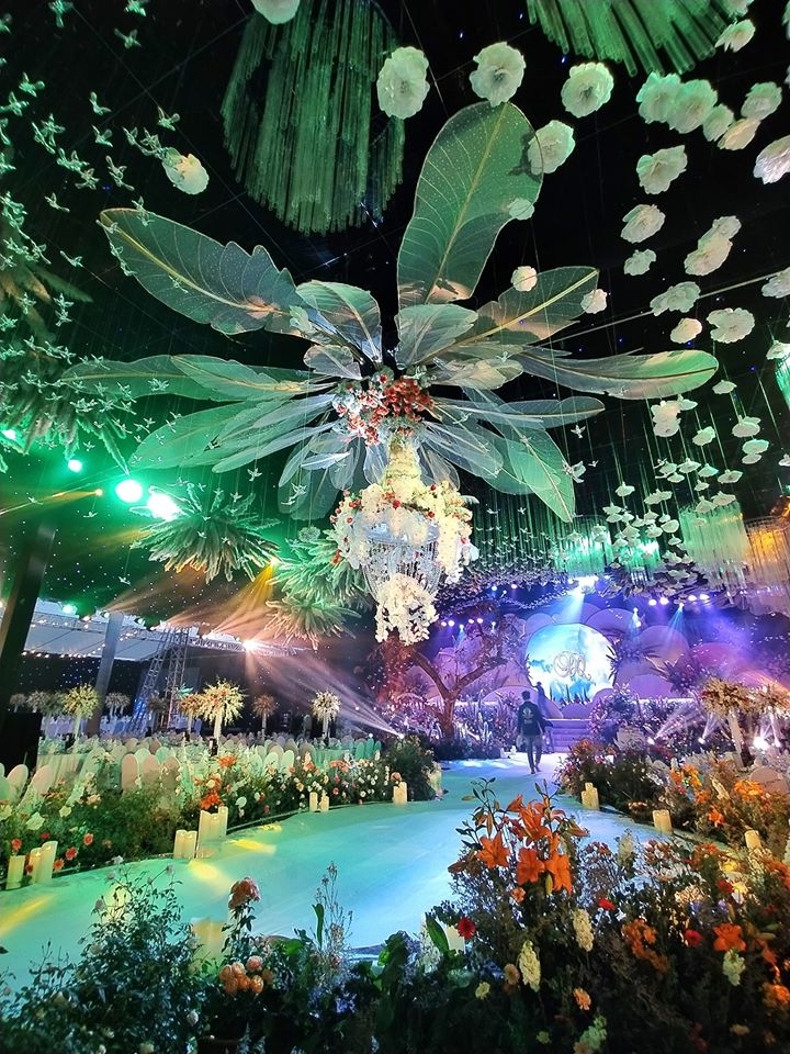 dam cuoi xa hoa nhat dat mo tien trang tri het 25 ty dong hon 30 trieu mot mam co