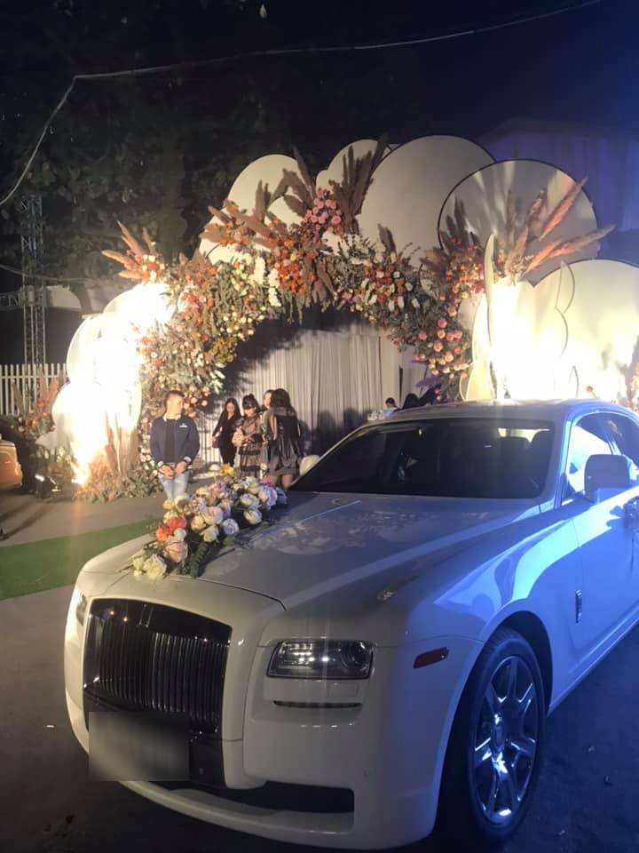 dam cuoi xa hoa nhat dat mo tien trang tri het 25 ty dong hon 30 trieu mot mam co