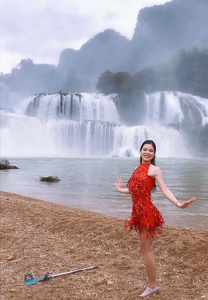 co gai mat 1 chan o cao bang bi lam tuong cat ghep anh de noi tieng