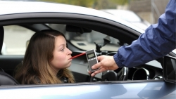 xu phat lai xe uong ruou bia nguoi hanh phuc nhat la cac ba vo