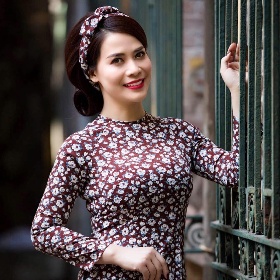 nhan sac ban gai moi kem 17 tuoi cua nghe si chi trung