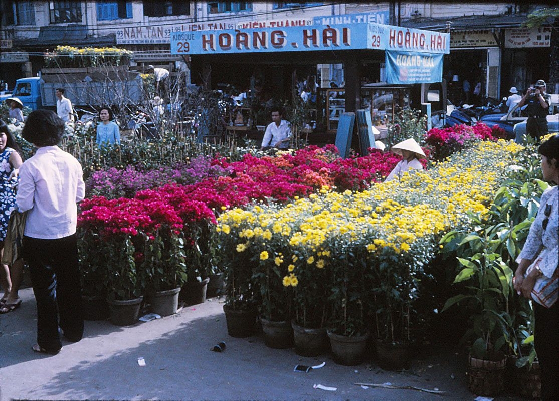 anh mau hiem ve cho hoa ngay tet o sai gon nhung nam 60
