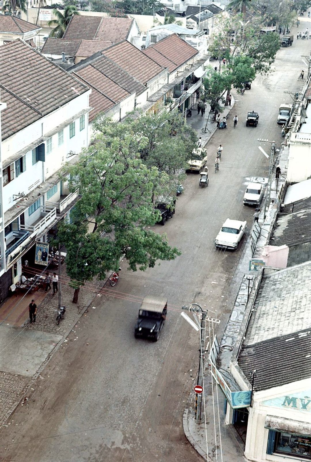 chum anh ve dep binh di cua thanh pho bien nha trang thap nien 60