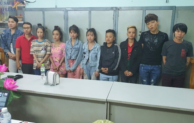 tam giu hinh su nguoi nuoc ngoai gia danh cong an lua dao 500 ty