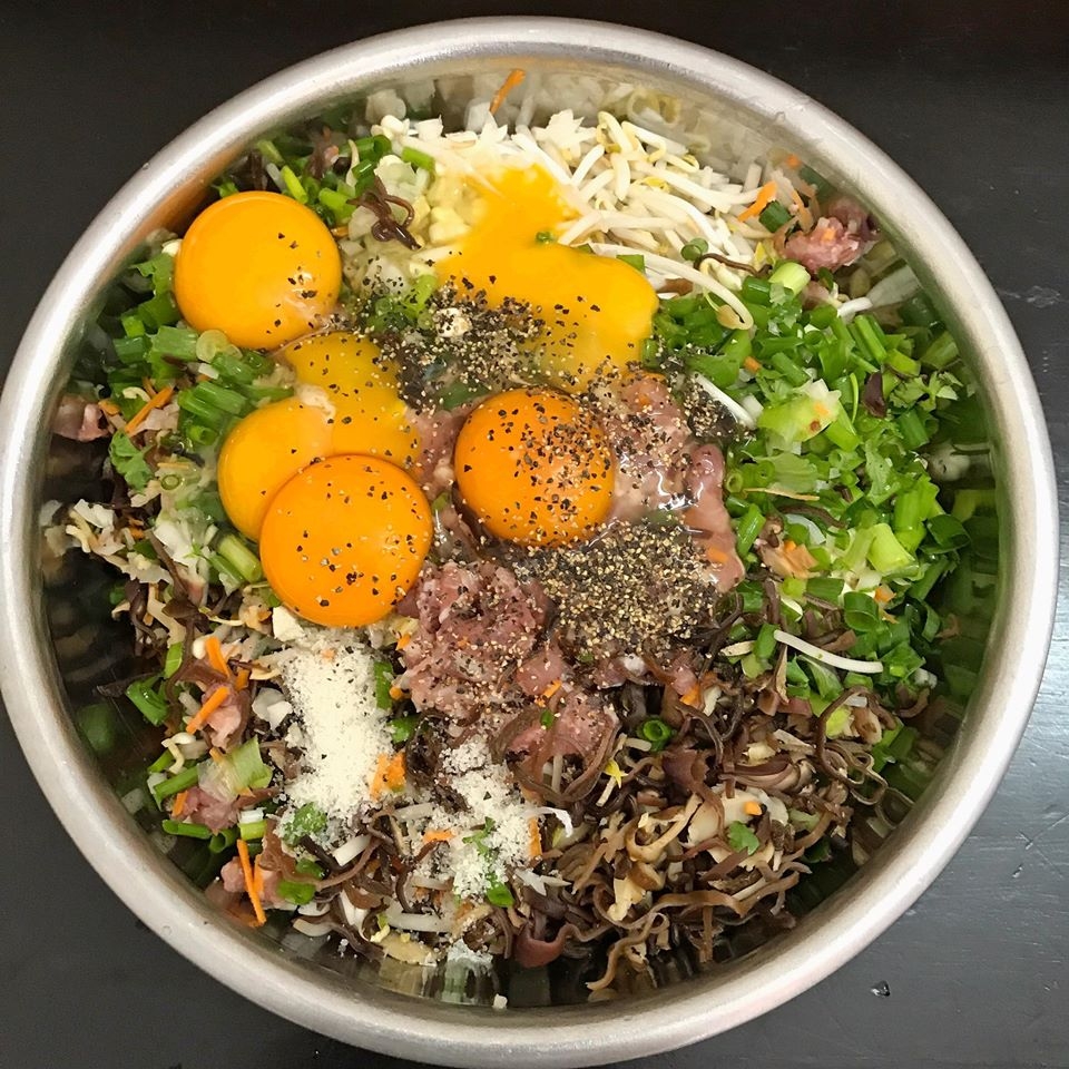 bi quyet ran nem gion lau va bao quan nem ngay tet