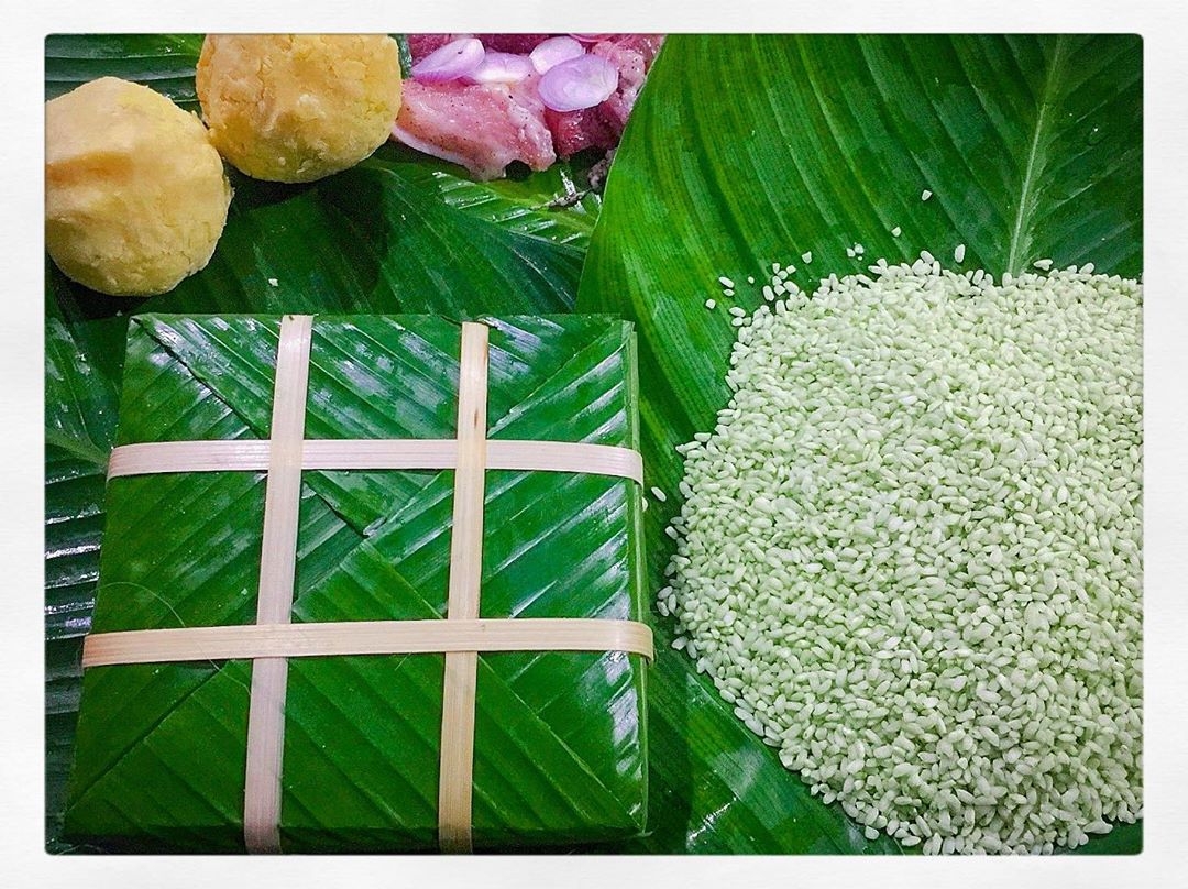 ngay cuoi nam cac gia dinh sum vay ben nhau canh noi banh chung don tet