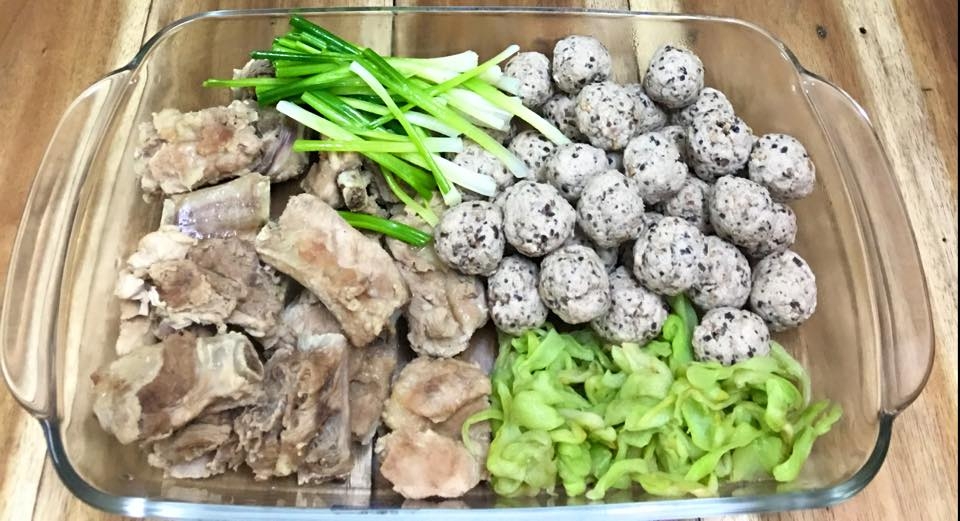 cach lam bun suon chua doc mung an chong ngay hau tet nguyen dan