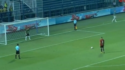 video cau thu port fc van sut tung luoi dang van lam du 10 dong doi muangthong ve che chan