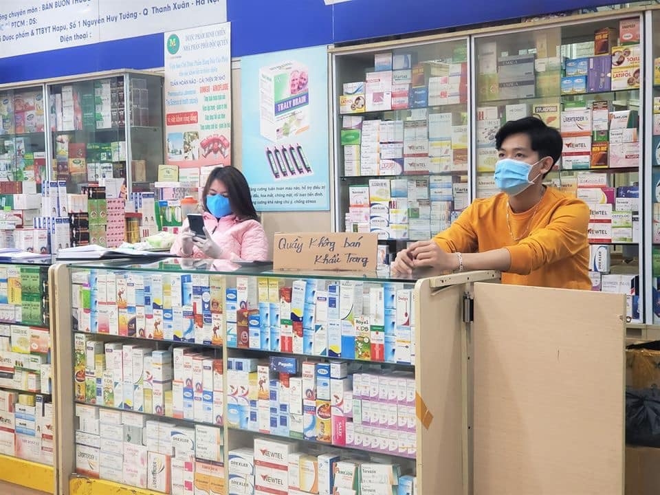 Chợ thuốc Hapulico Hà Nội đặt biển 'không bán khẩu trang, miễn hỏi' cho thuoc hapulico ha noi dong loat dat bien khong ban khau trang mien hoi
