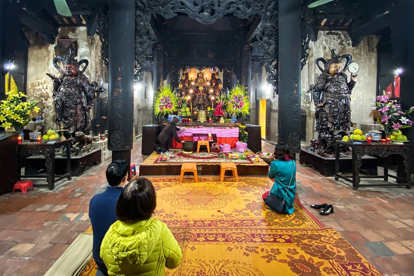 Đền, chùa Hà Nội vắng khách đi lễ do lo ngại virus corona den chua ha noi vang khach di le do lo ngai virus corona