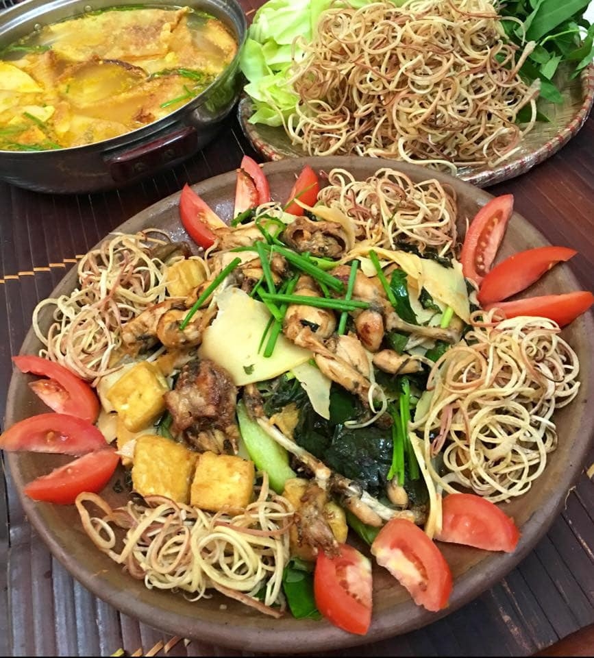 tu nau lau ech tai nha an ngon het y giua thoi tiet lanh buot