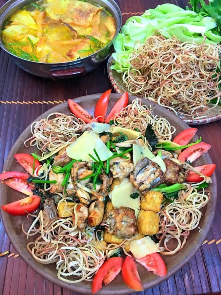 tu nau lau ech tai nha an ngon het y giua thoi tiet lanh buot