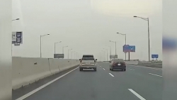 video o to dang di bat ngo no lop chao dao tren cao toc ha noi hai phong