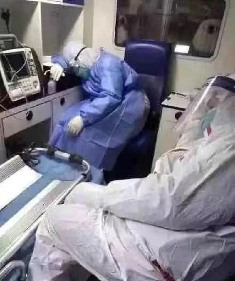 hinh anh cac bac si vu han ngu guc vi chong virus corona gay bao mang xa hoi