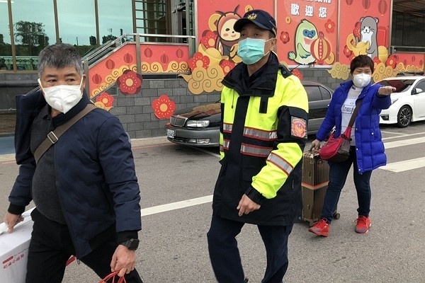 bi phat 230 trieu dong vi khong chiu tu cach ly tai nha du 14 ngay