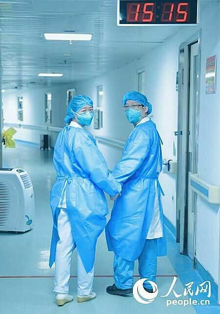 chuyen tinh xuc dong cua nhung y bac si chong dich virus corona