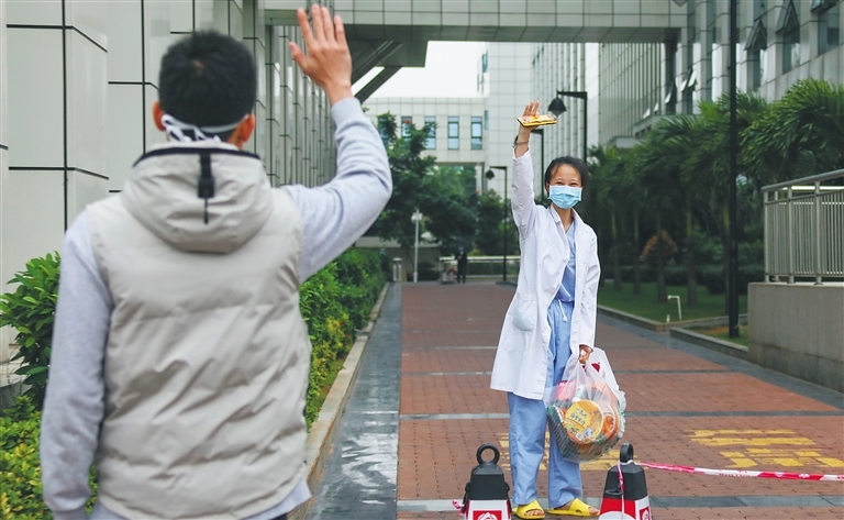 chuyen tinh xuc dong cua nhung y bac si chong dich virus corona