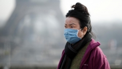 co gai hoa trang thanh huou cao co de phong ngua dich virus corona