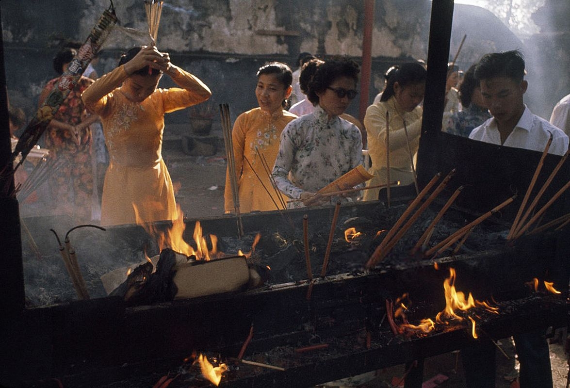 nhip song sai gon nhung nam 60 chan thuc song dong qua ong kinh phong vien anh national geographic