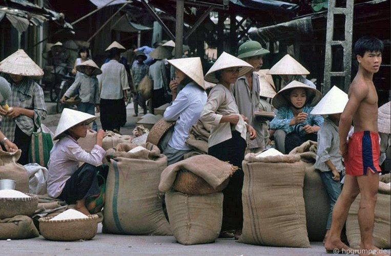 nhip song ha noi qua nhung khu cho pho co nam 1991 1993
