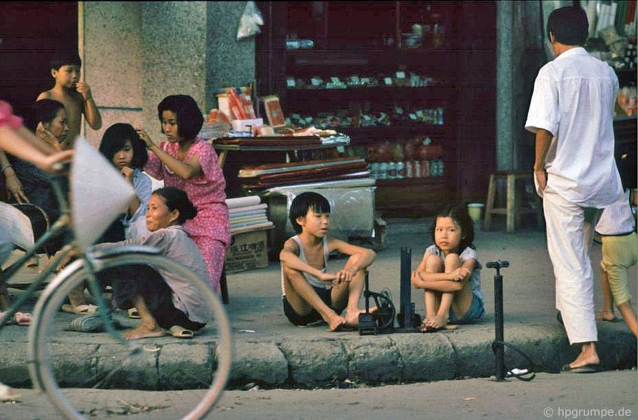 nhip song ha noi qua nhung khu cho pho co nam 1991 1993