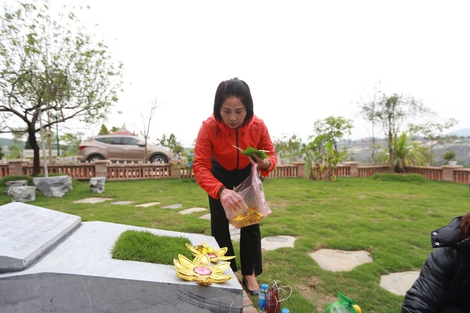 gan tet thanh minh nhieu nguoi tranh thu tao mo som ngay cuoi tuan