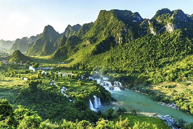 ky quan mien bien ai thac ban gioc cung lang da tram tuoi khuoi ky