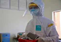 nu nhan vien sieu thi dien may xanh nhiem covid 19 sau 20 phut tiep xuc du khach anh