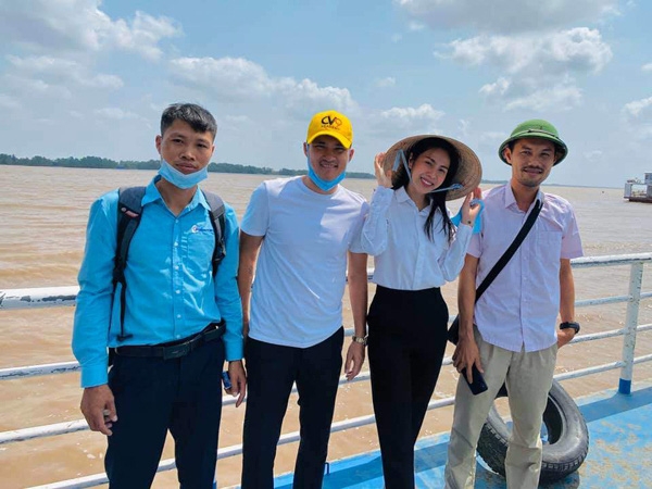 tin giai tri sao viet hom nay 213 quy ung ho nguoi dan mien tay cua thuy tien da cham nguong 12 ty dong