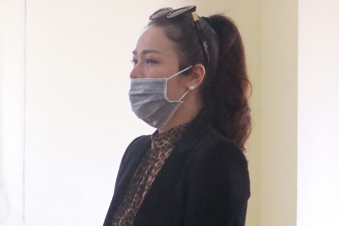 gianh duoc quyen nuoi con nhat kim anh bat khoc ngay tai toa