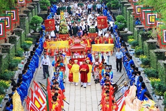 vi sao tin nguong tho cung hung vuong van con lan toa suc song den ngay nay