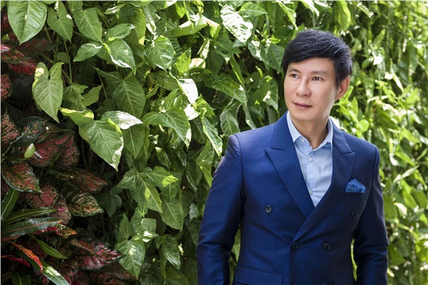 ly hai ca si loi thoi hay dao dien duoc thoi