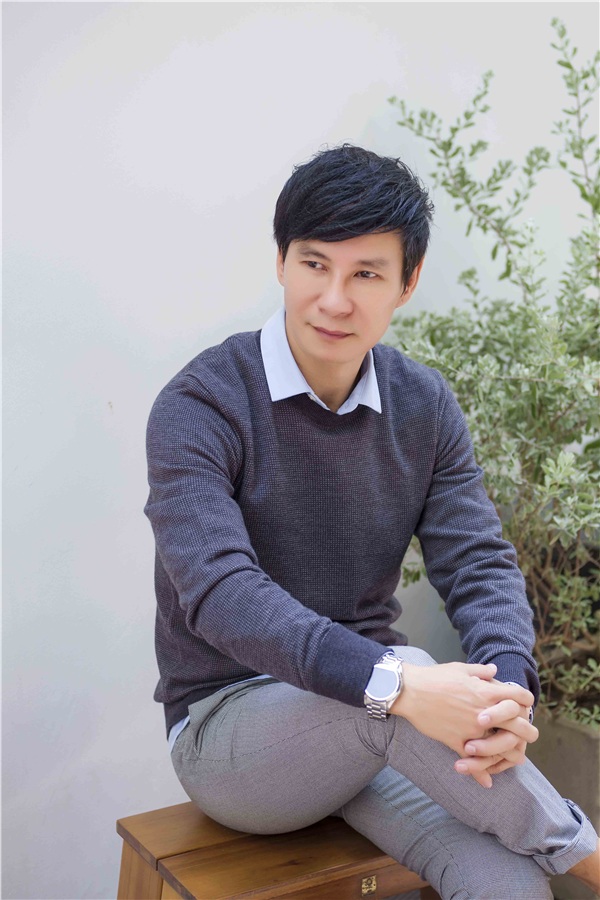ly hai ca si loi thoi hay dao dien duoc thoi