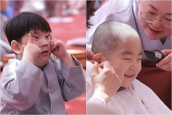 Những chú tiểu đáng yêu trong ngày xuống tóc mừng lễ Phật Đản ở Hàn Quốc