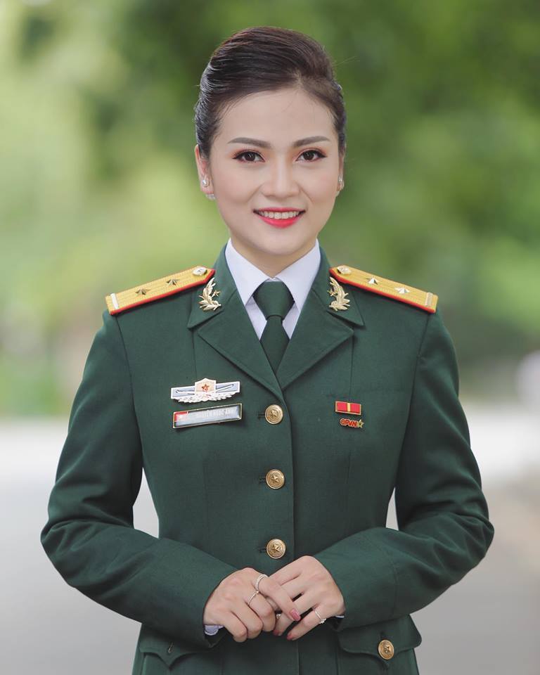 cuoc song mc ngoc anh xao tron khi cong bo tung lay nham chong dong tinh