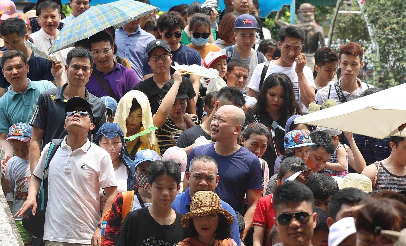 nguoi ha noi do ra diem vui choi o ngoai thanh