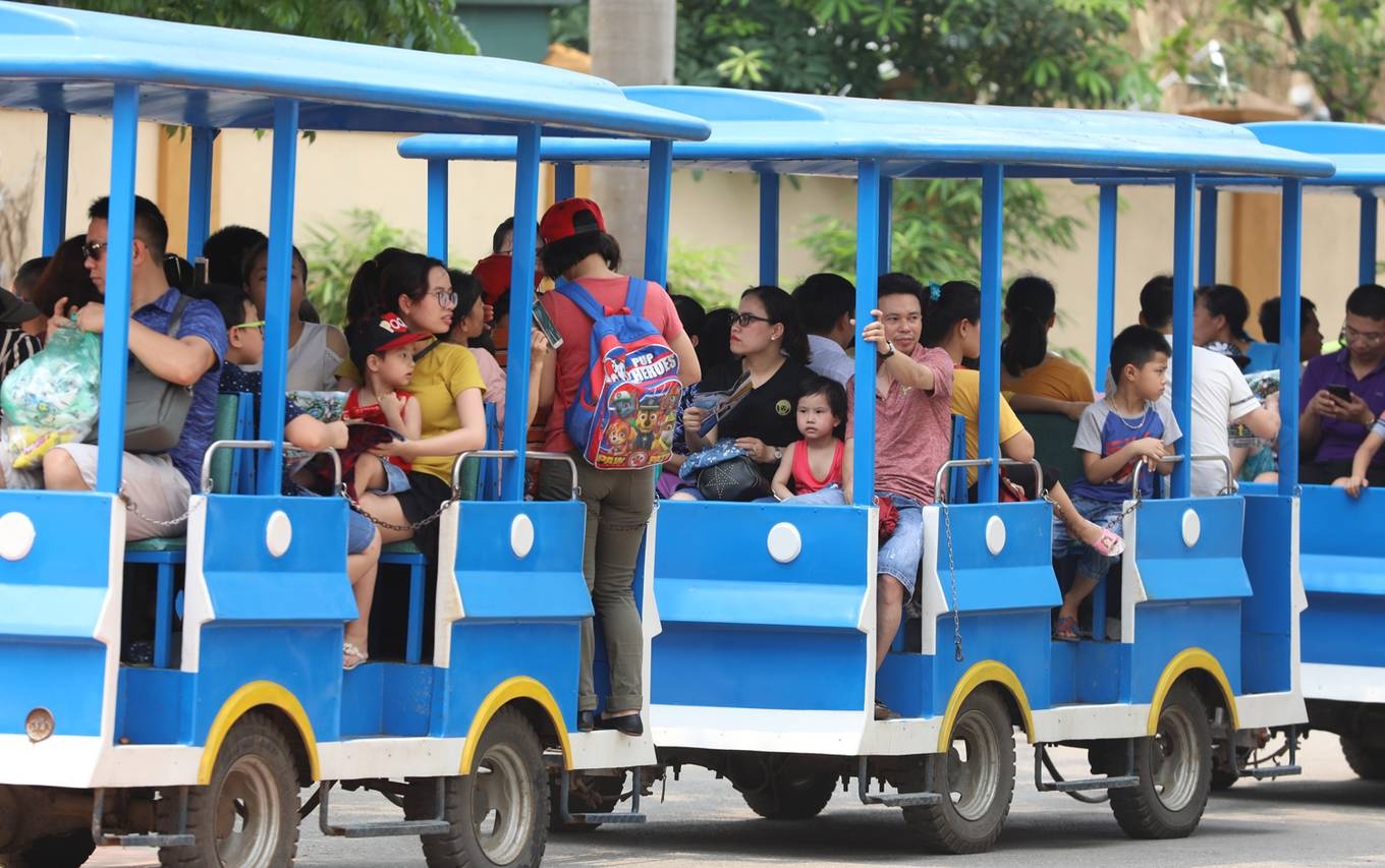 nguoi ha noi do ra diem vui choi o ngoai thanh