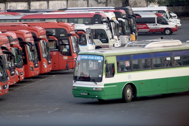 taxi xe khach xe buyt dung hoat dong tu 14