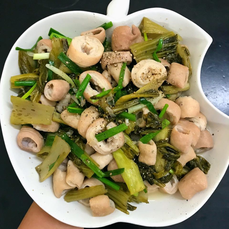 long heo khia nuoc dua va khau duoi xao dua chua doi vi bua com gia dinh