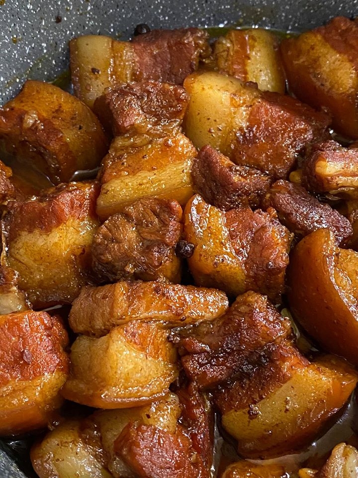 thit kho coca va nhung mon kho thich hop an khi troi lanh