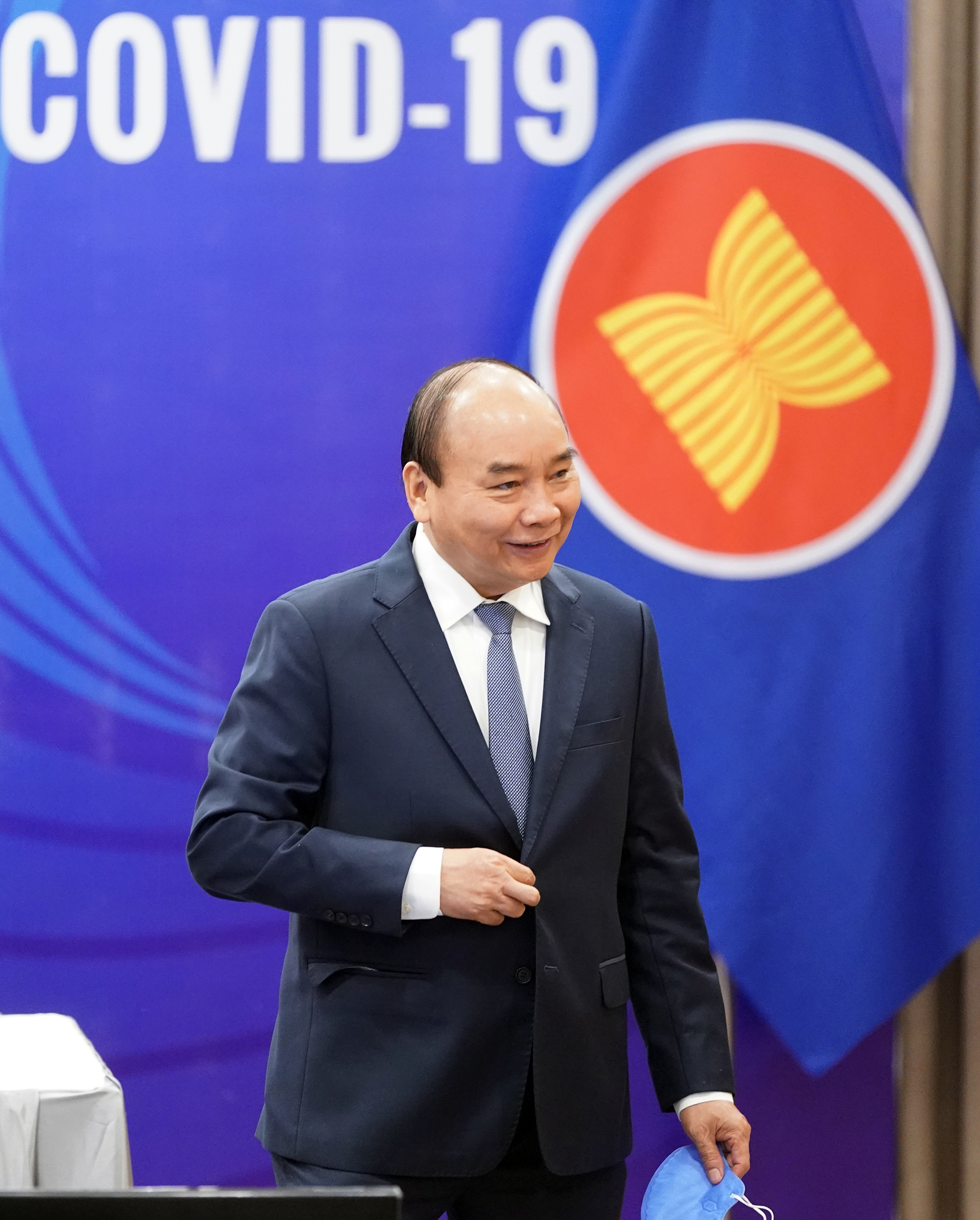 thu tuong chu tri hoi nghi cap cao dac biet ung pho covid 19
