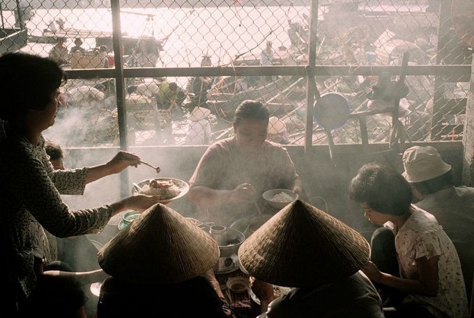 cuoc song noi mien song nuoc can tho nhung nam 1990